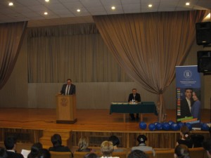В Посольстве России в Армении состоялось награждение школьников-победителей Олимпиад НИУ ВШЭ.