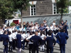 Посвящение первоклассников в школьную детскую организацию «Цветик- семицветик».