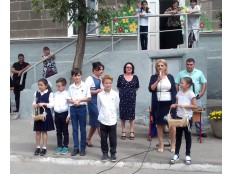 Посвящение первоклассников в школьную детскую организацию «Цветик- семицветик».