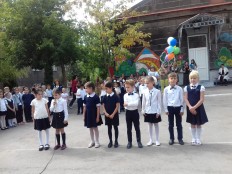 Посвящение первоклассников в школьную детскую организацию «Цветик- семицветик».