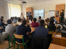 Представители  Ереванского филиала РЭУ им. Плеханова посетили школу