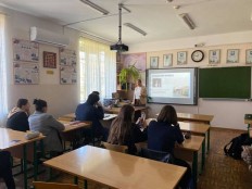 Представители  Ереванского филиала РЭУ им. Плеханова посетили школу