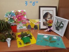 Школьная выставка ко Дню пожилого человека "Золотые руки наших бабушек и дедушек"