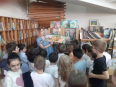 Поездка второклассников в Национальную детскую библиотеку имени Хнко-Апера.