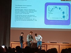 10 А СОБИРАЛ ХЛОПЬЯ со всемирно известным ученым Артемом Огановым