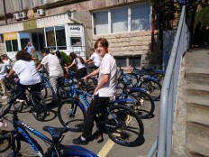 Подарок мэрии Канакер-Зейтунского административного округа.