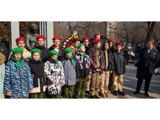 ЮНАРМЕЙЦЫ ПОЧТИЛИ ПАМЯТЬ ГЕРОЕВ БЛОКАДНОГО ЛЕНИНГРАДА
