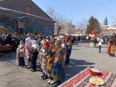МАСЛЕНИЦА У ВОРОТ- ВСТАНЕМ ДРУЖНО В ХОРОВОД