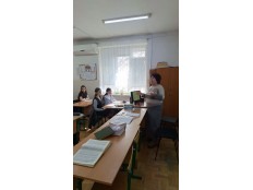 "КИТАЙСКОЕ ЯБЛОКО" ИЛИ "МАЛЕНЬКАЯ СОБАКА"?