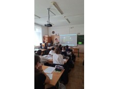 "КИТАЙСКОЕ ЯБЛОКО" ИЛИ "МАЛЕНЬКАЯ СОБАКА"?